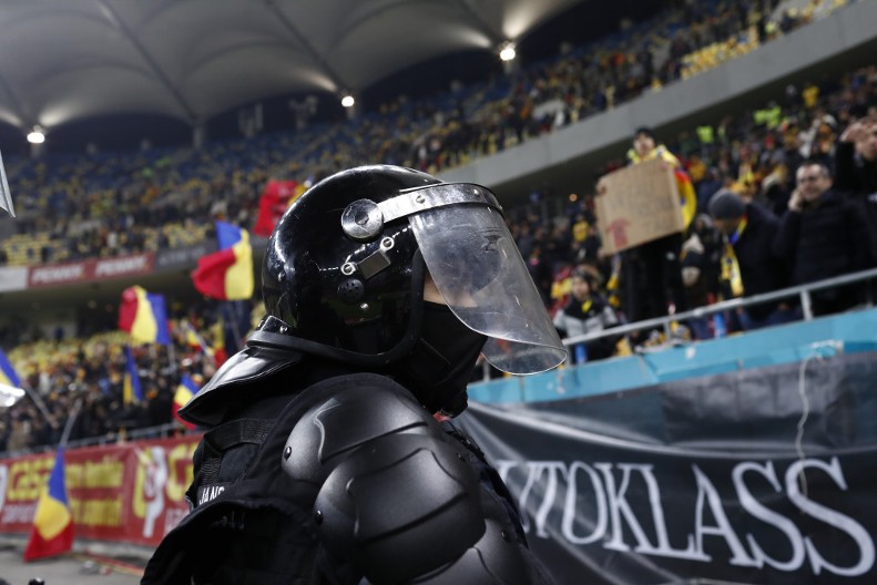 RUMUNSKI FUDBALER OTKRIO DETALJE JEZIVOG HAOSA "Brutalno su nas vređali u Prištini, pa nismo bežali!"