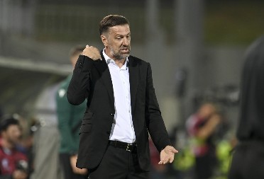MLADEN KRSTAJIĆ TUŽIO FUDBALSKI SAVEZ Bivšem selektoru Srbije se priključili i pomoćnici