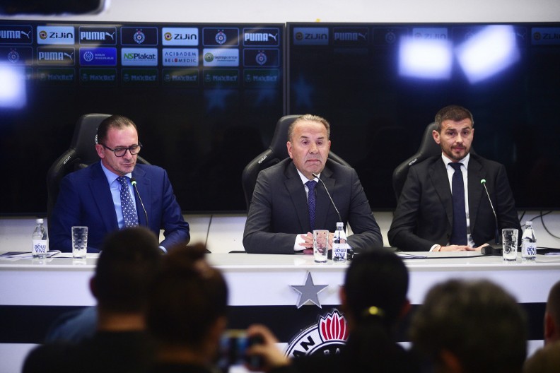 OGLASILI SE CRNO-BELI Evo kada će se javnosti obratiti novi trener Partizana