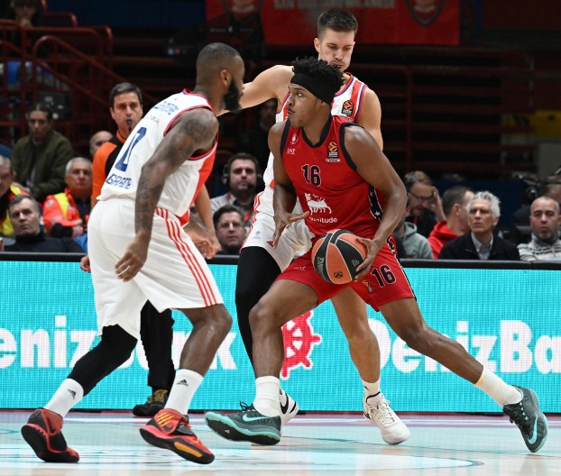 MIROTIĆ PRESUDIO ZVEZDI Pukla stotka u Milanu, loše izdanje crveno-belih, Teodosić isključen