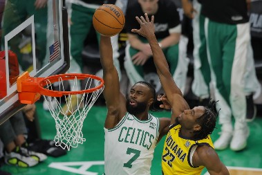 SKANDAL PRODRMAO NBA LIGU Pretio protivniku da će ga ubiti, pa "popio" žestoku kaznu (VIDEO)