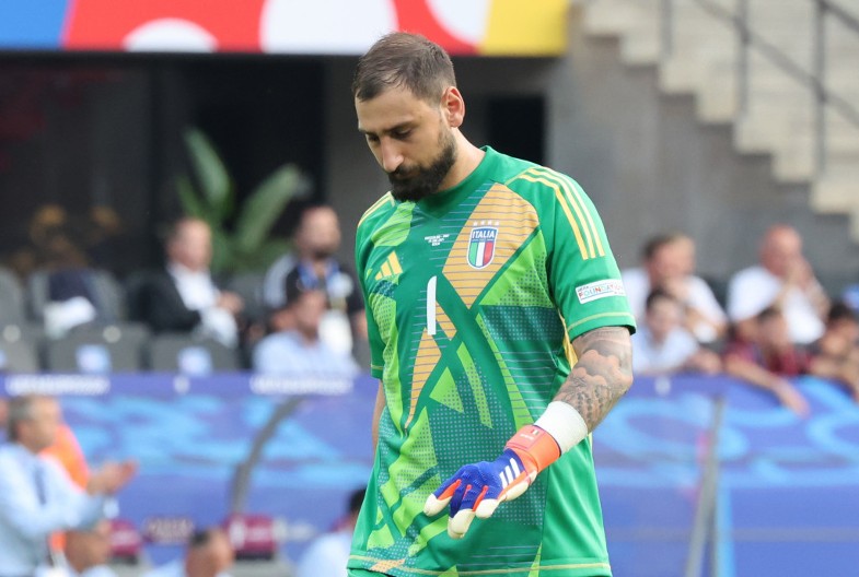 NA POMOLU NEVIĐENA IZDAJA Donaruma šokirao navijače Milana - Italijan pregovara sa najvećim rivalom