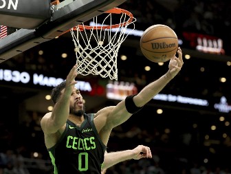 DALAS SAVLADAO SAN ANTONIO Tejtum trojkom uz zvuk sirene nastavio agoniju Rajakovićevog Toronta (VIDEO)