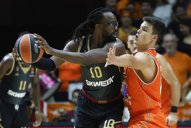 ODJEKNULA BOMBA NA MALOM KALEMEGDANU Zvezda dovela ogromno pojačanje!