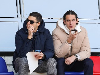 MIHA BI BIO PREPONOSAN DA OVO VIDI Sin legendarnog Siniše Mihajlovića bodrio Zvezdine omladince do ogromne pobede protiv Milana