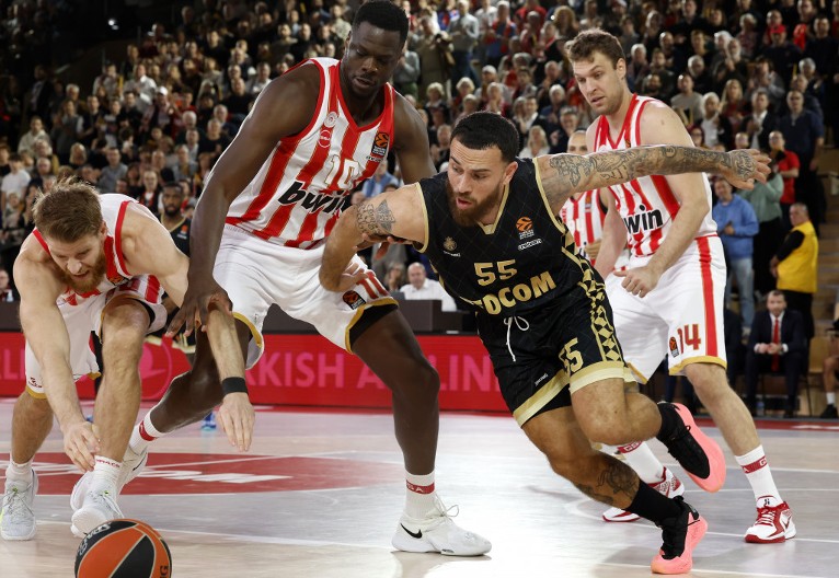 KAKAV UDARAC ZA OLIMPIJAKOS Jedan od najboljih igrača propušta meč sa Zvezdom