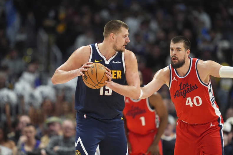 SASVIM NEOBIČNA NBA NOĆ Jokić bez istorijskih brojki, Denver odličan