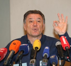 MAMIĆ U SVOM STILU: Vučiću bih dao krvi, pružio mi je ruku kada su drugi okretali leđa