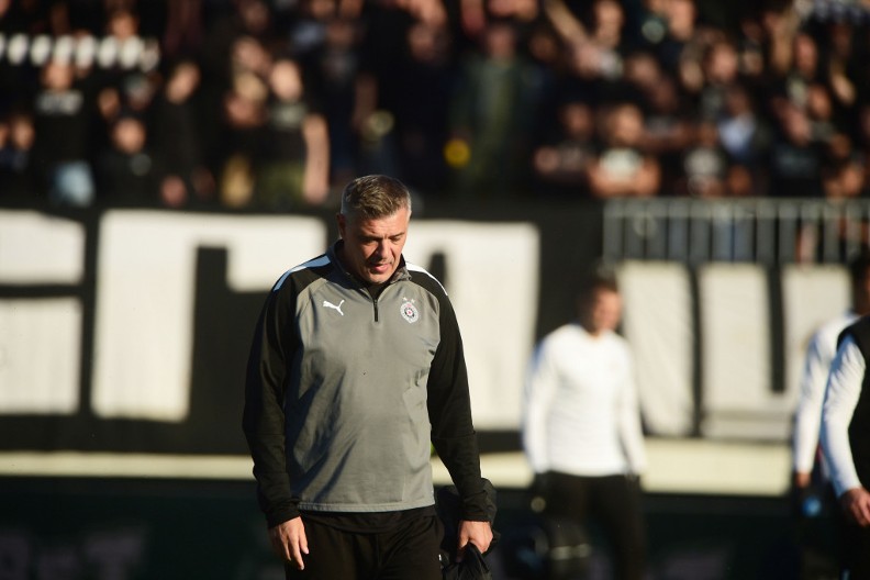 OPROSTI MI ŠTO TE VOLIM Savo Milošević otišao iz Partizana, pa zapevao čuveni hit (VIDEO)