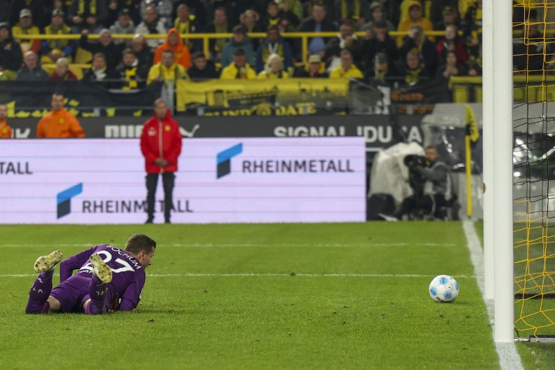 GOLMAN POGOĐEN UPALJAČEM U GLAVU Bizaran epilog skandala u Nemačkoj