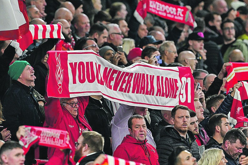 SKANDALČINA! Božićna žurka Liverpula prekinuta zbog droge, jedan se predozirao - u katedrali