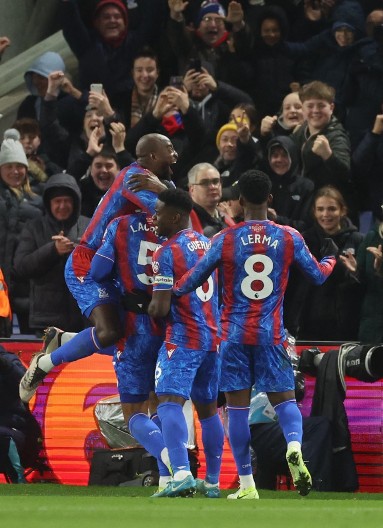 LUDILO U PREMIJER LIGI Kristal Palas šokirao Brajton