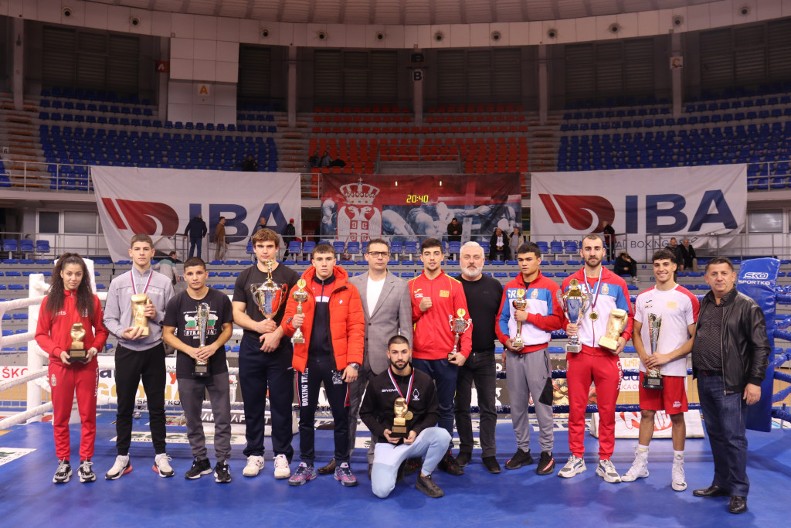 Srpski bokseri Dragana Jovanović i Nazif Sejdi osvajači "Zlatne rukavice"