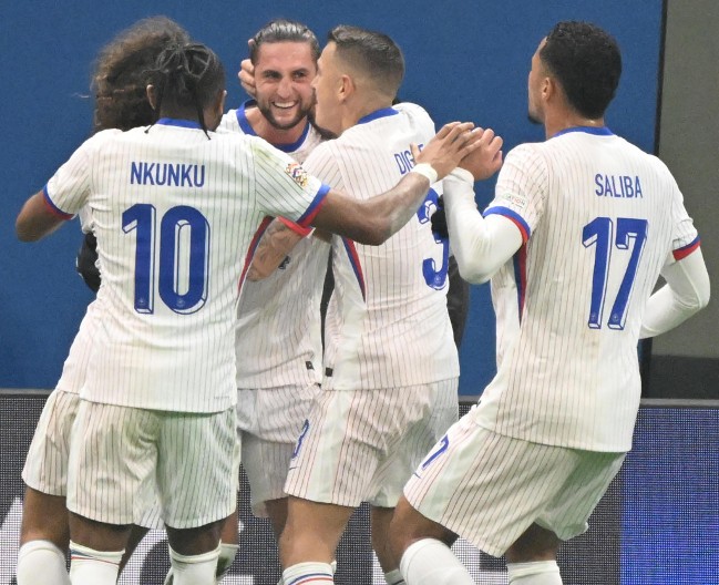 ŠOK U MILANU Francuska srušila Italiju i osvojila prvo mesto u grupi