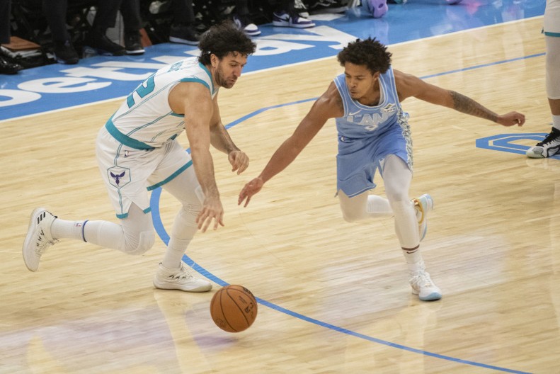 DAJTE OVOM ČOVEKU VIŠE DA IGRA Micić konačno na parketu, objasnio je neke stvari