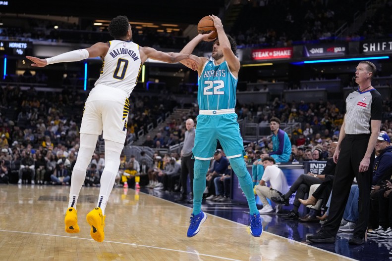 ŠARLOTOV TRENER U EKSTAZI Micić ga oduševio, sipao pohvale na Vasin račun