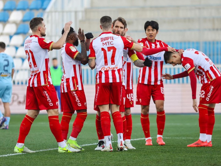 POKER CRVENO-BELIH Zvezda demonstrirala silu protiv Jedinstva sa Uba,  "spakovala" im četiri gola i nastavila pobednički niz