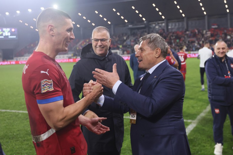 OTKRIVAMO: PIKSI ODBIO NOMINACIJU, BLEKIJU ZA DLAKU POBEGLA ZLATNA LOPTA Pozadina izbora za najboljeg trenera i fudbalera u 2024.