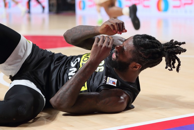 TVOJA CRNO-BELA PORODICA TE VOLI Partizan se oglasio zbog Lesora