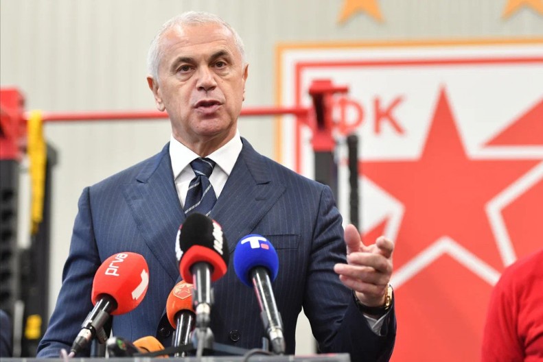 KLUBOVI SE INTERESUJU, MI NE ŽURIMO Terzić otkrio cenu Maksimovića, pa "pecnuo" Partizan i poručio im ovo