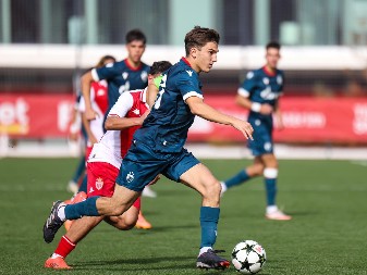 CRVENO-BELA BUDUĆNOST Ovo su mladi fudbaleri Zvezde koji su osvojili nagrade za uspehe u 2024. godini