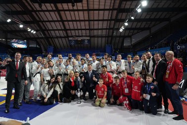 Zvezdin miks tim  vicešampionski  za istoriju