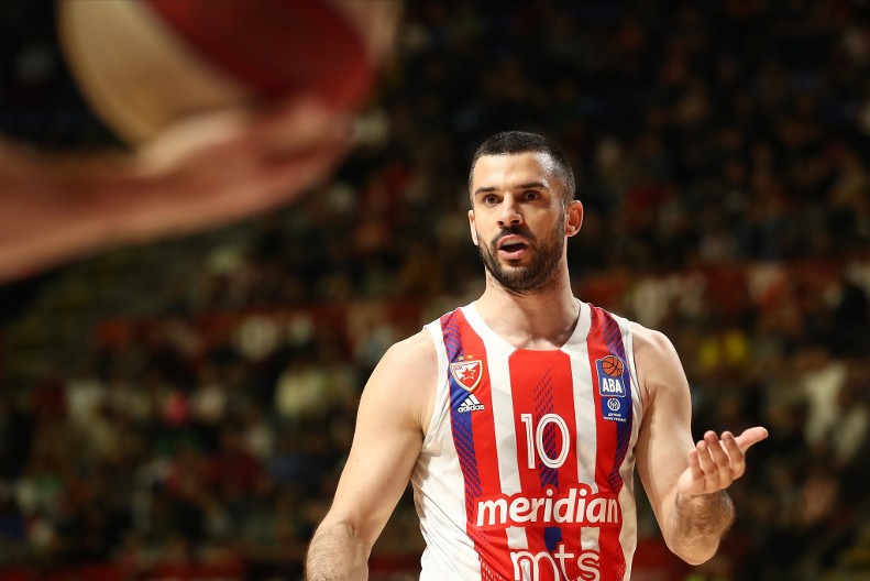 MOŽEMO DA IZGUBIMO OD BILO KOGA, ALI NE OD PARTIZANA Evo kako je Branko Lazić strancima objašnjavao značaj "večitog derbija"