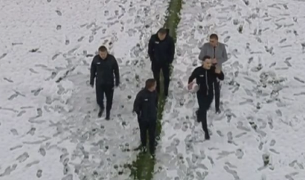 SNEG VEĆ PRAVI PROBLEME Odložena utakmica Superlige Srbije