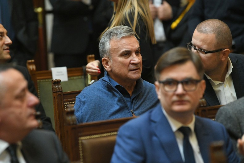 PRVI PUT U JAVNOSTI Evo kako Srđan Đoković izgleda posle operacije (FOTO)