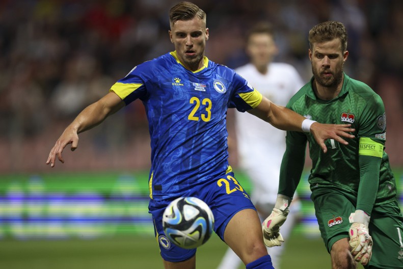 PONOVO SE OGLASIO Fudbaler Štutgarta se javno izvinio navijačima Zvezde: Nisam hteo da uvredim klub, radujem se igranju na "Marakani"