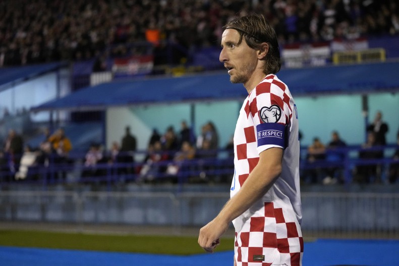 "LUKA, DOŠLI SMO IZ SRBIJE" Modrić čuo da ga Srbi dozivaju, a onda je uradio ovo (VIDEO)