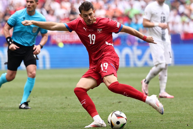 MESI? RONALDO? NE, TO JE NAŠ LAZAR SAMARDŽIĆ Srbin se poigrao sa odbranom Jang Bojsa i postigao jedan od najlepših golova Lige šampiona ove sezone (VIDEO)