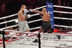 IMAM NAVIKU DA GRIZEM Tajson otkrio zašto je "jeo" rukavicu za vreme borbe