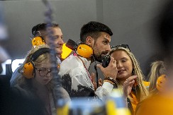 NOVAK IZAZVAO HAOS NA ULICI Đoković se "nudi" Pešiću, posle ovog poteza svi su krenuli ka njemu (VIDEO)