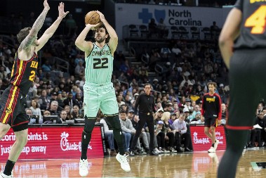 VASA ODIGRAO MEČ SEZONE Micić dobio priliku i pokazao šta zna