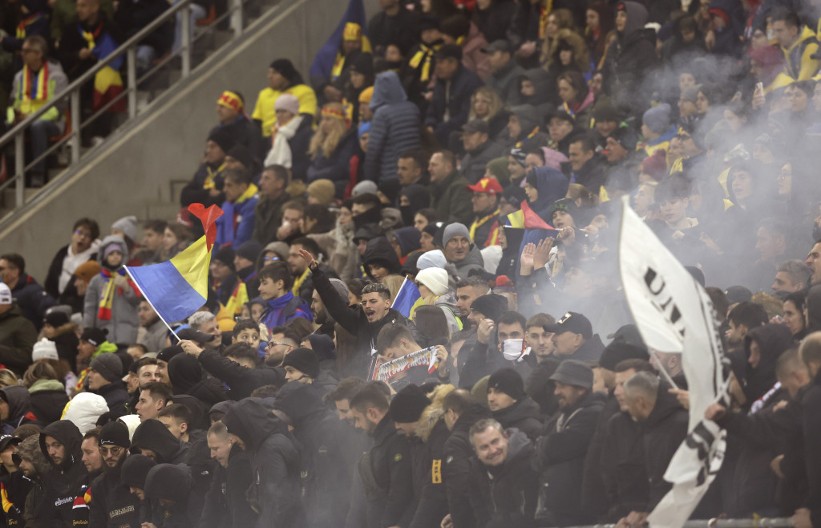 NEZAPAMĆEN HAOS POSLE MEČA RUMUNIJE I TZV. KOSOVA Delegacija lažne države nasrnula na novinare! Poslali preteće poruke: Gotovo je sa vama! (VIDEO)