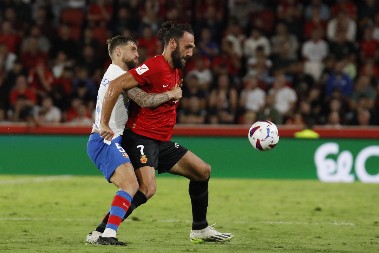 TURCI DREŠE KESU Fenerbahče spremio milione za fudbalera lažne države Kosovo