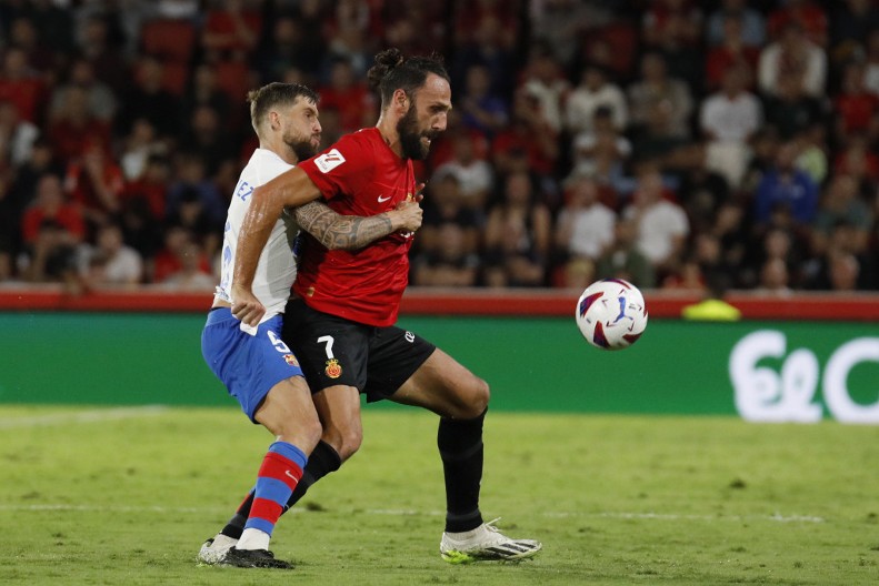 TURCI DREŠE KESU Fenerbahče spremio milione za fudbalera lažne države Kosovo