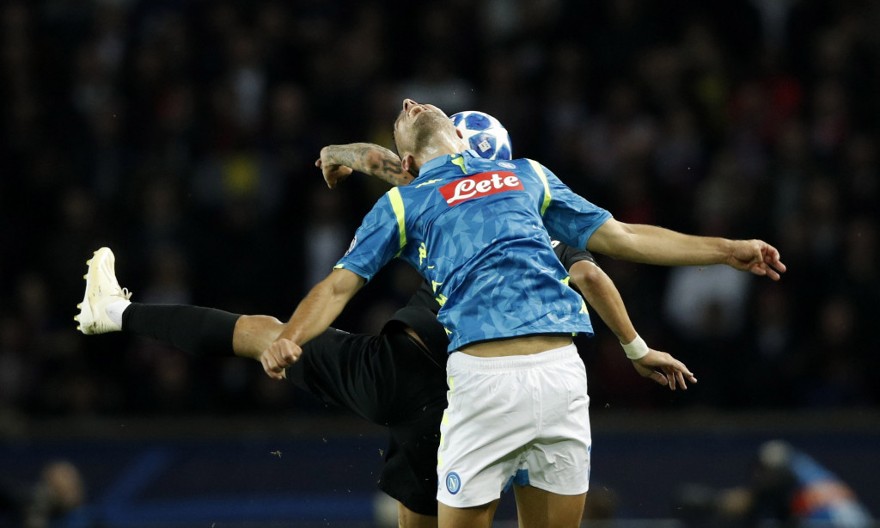 DRAMA U FRANCUSKOJ Bivši reprezentativac Srbije na nosilima izveden sa terena! (FOTO)