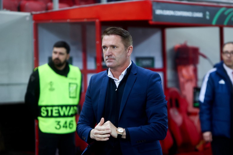 BOMBA KOD NAŠIH SEVERNIH SUSEDA Legenda Premijer lige je novi trener Ferencvaroša