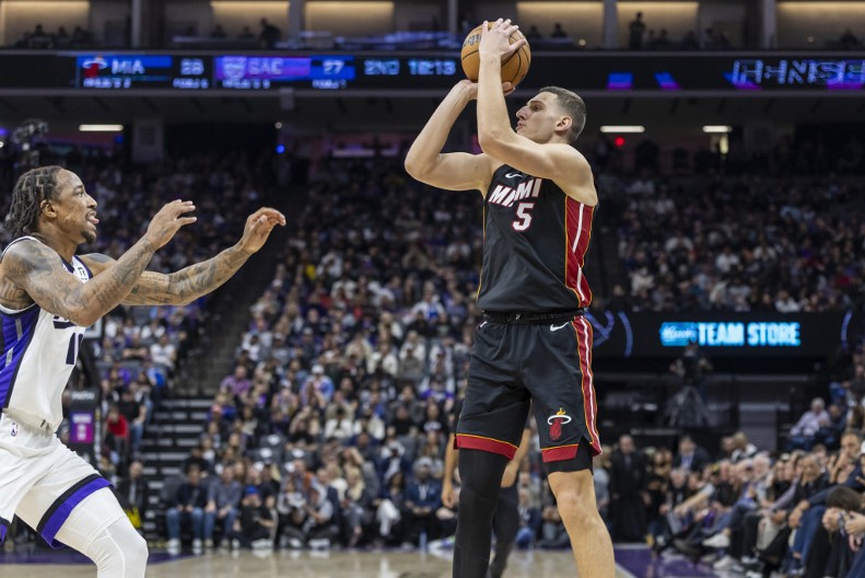 UGAŠENA VRELINA MAJAMIJA Nikola Jović izgubio na Božić od Kingsa