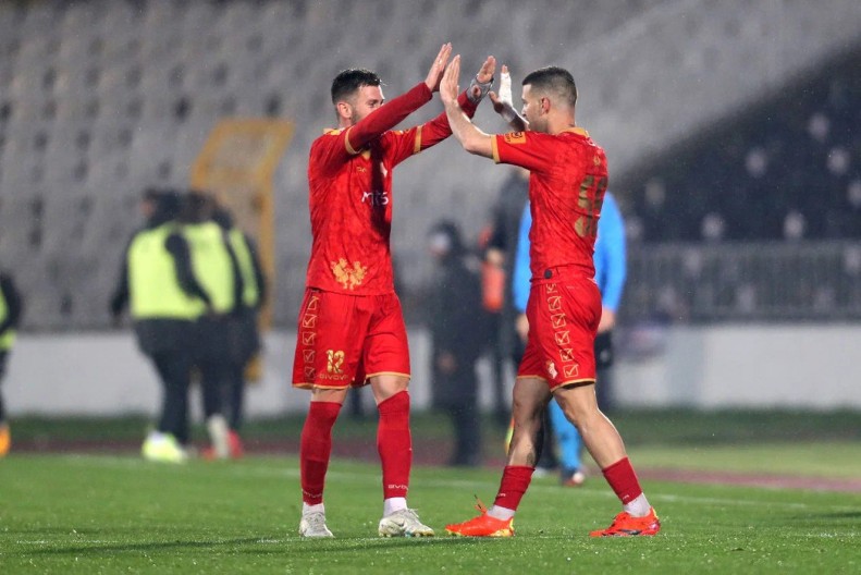 KAKAV PODVIG On je heroj: Doktor našeg kluba spasao život devojčici u avionu