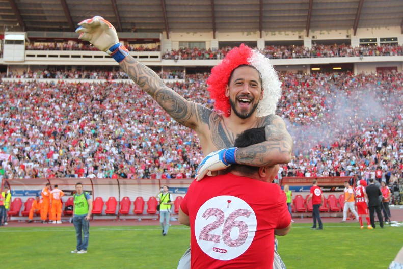 BIO JE MILJENIK "DELIJA", OBOŽAVA KAFANU, GLUMIO U SPOTU POZNATE PEVAČICE Gde je nestao bivši kapiten Zvezde koga su voleli čak i "partizanovci"? (FOTO)