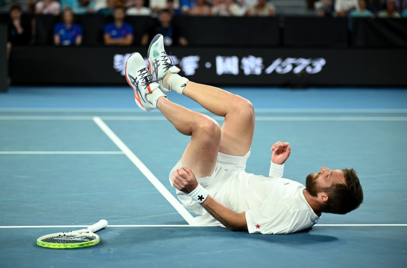 JEZIVA SCENA NA AUSTRALIJAN OPENU Teniser pao u nesvest, otkrio šokantne detalje pakla: "Proveo sam 15 minuta u mraku"