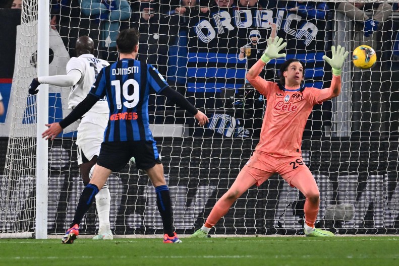 KAKVA LUDNICA Napoli u sjajnom meču srušio "boginju"