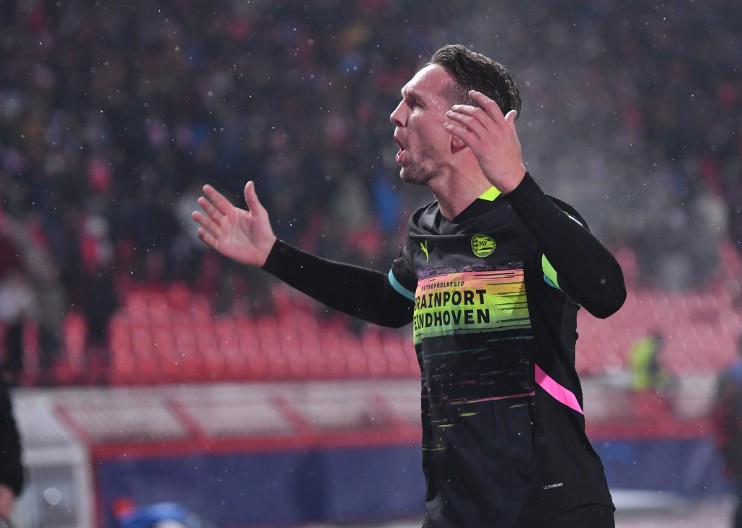 UTISCI HEROJA PSV-A Dubok naklon De Jonga za "delije" i Srbiju