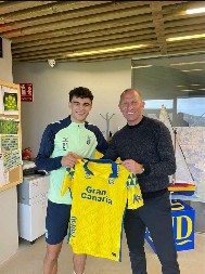 SPORI SUNOVRAT OBEĆAVAJUĆE KARIJERE Bajčetić raskinuo sa Austrijancima, novo dokazivanje na Kanarima