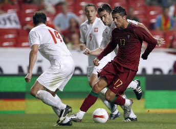 CEO TIM ZVEZDE GA TRAŽIO PO KAFANAMA U KRUŠEVCU, STAVIO RONALDA "U DŽEP" Nikada ne biste prepoznali štopera kog je Piksi doveo u Zvezdu i koji je mnogo voleo pljeskavice (FOTO)