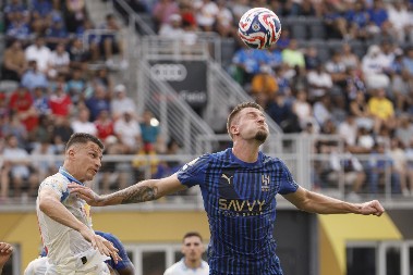 PROMENE U ARABIJI Sergej ostao bez dva, Simić dobio četiri miliona evra