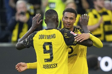Borusija Dortmund pobedila Borusiju Menhengladbah u 15. kolu Bundeslige